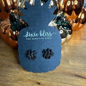 NWT Halloween, Spider Earrings